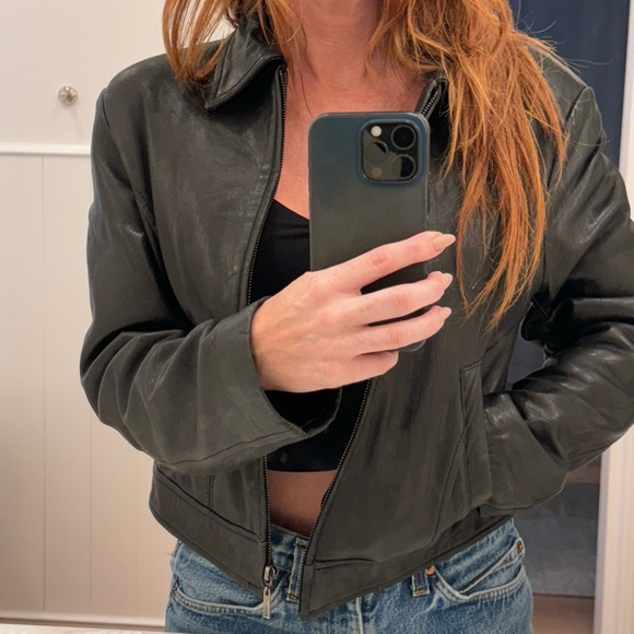 Vintage New York CLASSICS black leather jacket
size: Small - Picture 3 of 16